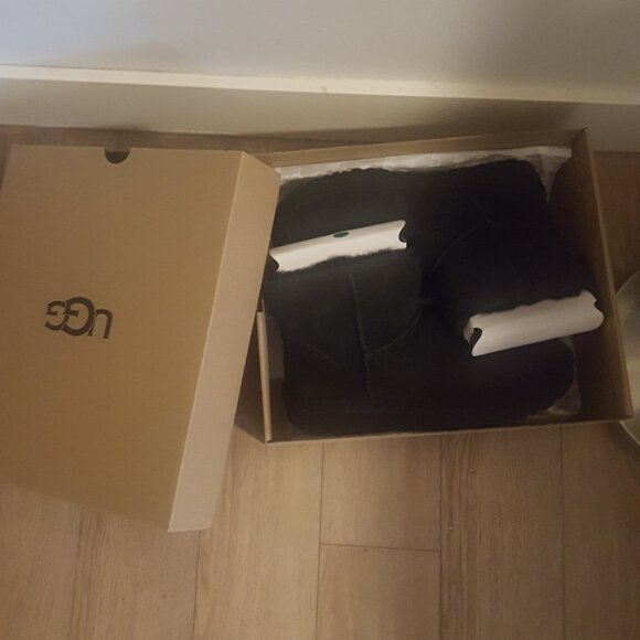 Women's "Mini boot" UGGS BNIB black HARD to find. Ordered from BROWNS at Yoekdal - Picture 3 of 5
